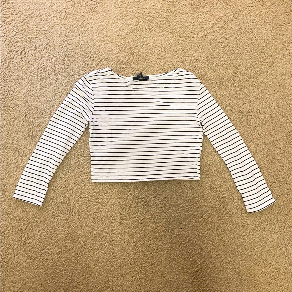 FOREVER 21 Women's Long Sleeve Cropped Top T-shirt
